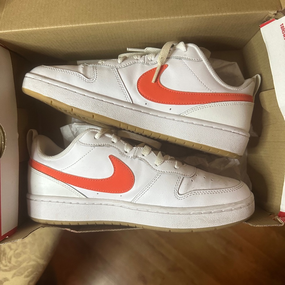 Nike court borough low grade school